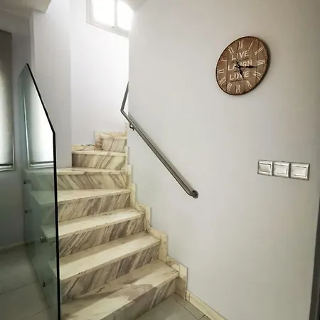 King Alexander 22 פאפוס